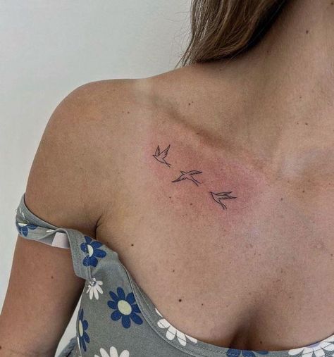 Bird Tattoo Collarbone, Bird Shoulder Tattoos, Simple Bird Tattoo, Little Bird Tattoos, Bird Tattoos For Women, Dove Tattoos, Small Chest Tattoos, Small Girly Tattoos, Small Shoulder Tattoos