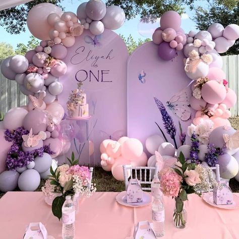 Butterfly Themed Backdrop Ideas, 1st Birthday Butterfly Theme Backdrop, Fairy Balloon Decorations, Fairy Backdrop Birthday, Dekor Aqiqah Baby Girl, Butterfly Birthday Party Decorations Backdrop, Butterfly Themed Birthday Party Backdrop, Fairy Theme Birthday Party Decoration, Butterfly Backdrop Ideas