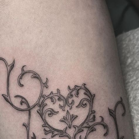 ✻ 𝔑𝔦𝔨𝔦𝔱𝔞 ℭ𝔥𝔞𝔯𝔩𝔬𝔱𝔱𝔢 ✻ on Instagram: "Really enjoyed doing this intricate Baroque style piece for lovely Verity! Something I��’ve never been asked to do before and I loved it 🤍
-
*dragons not by me*" Baroque Style, Baroque Fashion, Tattoos, On Instagram, Instagram