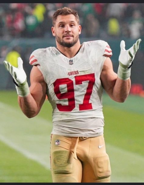 Pitt Football, Football Studs, Nick Bosa, 49ers Players, Baseball Men, Nfl Football 49ers, Football 49ers, Gay History, Fashion Models Men