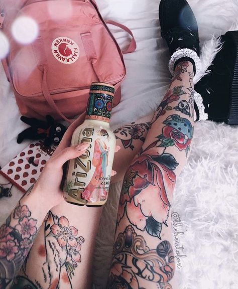 Jorge Siddhartha, Grunge Alternative Fashion, Vibes Tattoo, Vibes Tumblr, Hippie Style Clothing, Kawaii Aesthetic, Tattoo Sleeve, Tattoo Placement, Piercing Tattoo