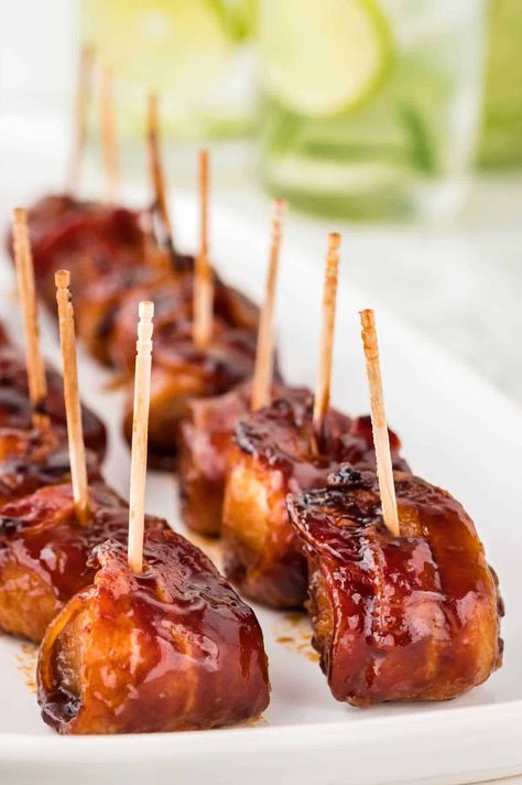 Waterchestnut Recipes Appetizers, Bacon Wrapped Water Chestnuts Appetizers, Bacon Wrapped Water Chesnuts, Water Chestnuts Wrapped In Bacon, Waterchestnut Recipes, Bacon Wrapped Water Chestnuts Recipe, Bacon Wraps, Bacon Wrapped Water Chestnuts, Chestnut Recipes