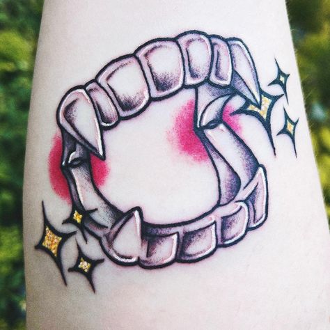 American Traditional Vampire Teeth, Fake Vampire Teeth Tattoo, Plastic Vampire Teeth Tattoo, Vampire Teeth Tattoo, Teeth Tattoo, Inspiring Tattoos, Random Tattoos, Halloween Teeth, Vampire Tattoo