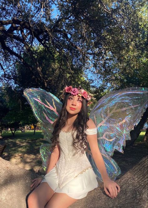 Fairy Halloween Costumes With Corset, Cottagecore Halloween Costume, Fairies Costume Halloween, Fairy Costume Easy, Fairy Couple Costume, Fairy Party Outfit, Fairy Halloween Costumes Aesthetic, Simple Fairy Costume, Faries Halloween Costumes