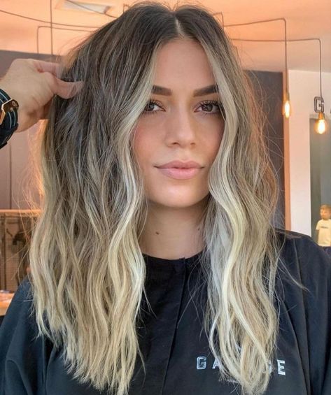 Dark Ash Blonde Hair, Blended Blonde, Blonde Hair With Roots, Dark Blonde Hair Color, Blonde Tips, Blonde Roots, Money Piece, Dark Roots Blonde Hair, Spring Inspo