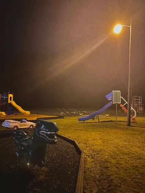 Park Late At Night, Late Night Park Pictures, Playing Outside Aesthetic, Park At Night Aesthetic, Aesthetic Park Pictures, Park Aesthetic Night, Playground At Night, Parks At Night, Parks Aesthetic