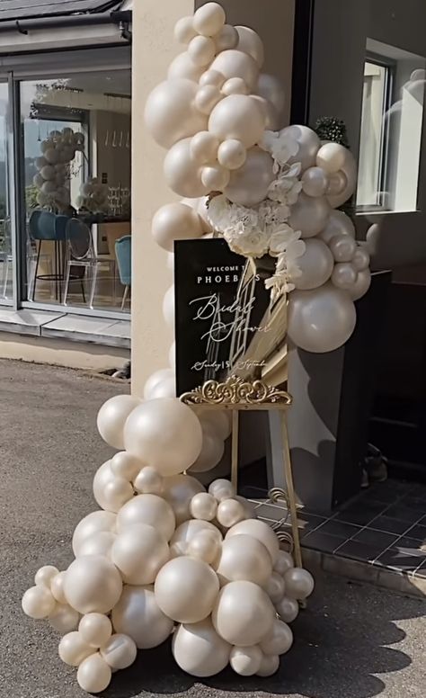 Bridal Shower Welcome Sign With Balloons, Balloons On Welcome Sign, Welcome Sign With Balloon Garland, Easel Balloon Garland, Welcome Sign With Balloons, Baby Shower Entrance Decor, Balloon Easel, Church Anniversary, Bridal Shower Inspo