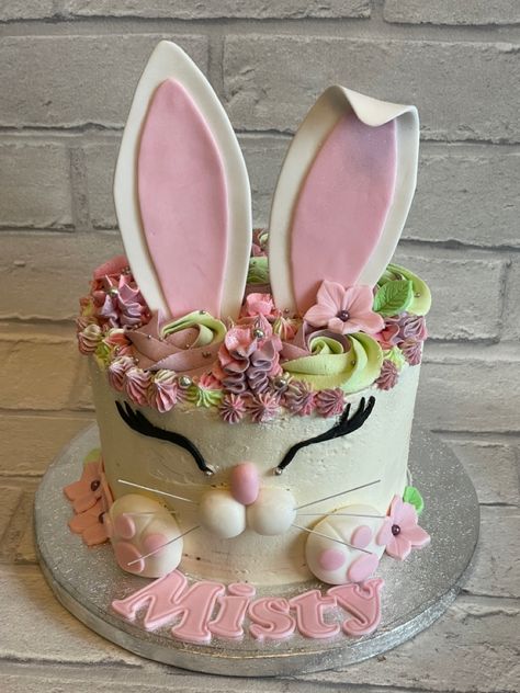 Buttercream bunny cake Buttercream Bunny, Bunny Cakes, Cake Techniques, Bunny Cake, Kids Bedding Sets, Girl Cakes, Cream Cake, Kids Bedding, Cake Inspiration