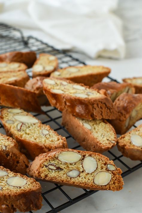 Fall Biscotti, Cantuccini Recipe, Hazelnut Biscotti Recipe, Italian Biscotti Recipe, Best Biscotti Recipe, Hazelnut Biscotti, Biscotti Recipes, Best Scone Recipe, Almond Biscotti Recipe