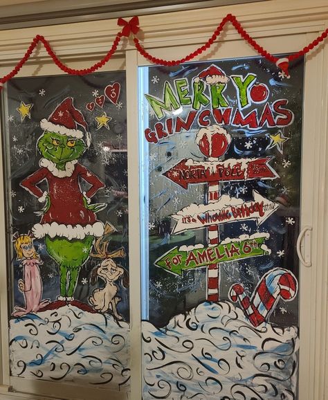 The Grinch Window Display, Window Art For Christmas, Grinch Painted Window, Grinch Christmas Window Painting, Grinch Hay Bale, Christmas Window Painting Grinch, Christmas Window Display Paint, Grinch Window Decorations, Grinch Window Painting Ideas