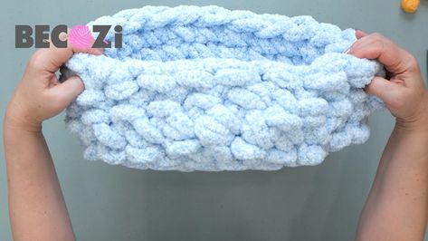 Diy Crochet Cat Bed, 2023 Crafts, Crochet Cat Bed, Chenille Yarn, Blanket Yarn, Chunky Crochet, Crochet Cat, Chunky Yarn, Cozy Bed