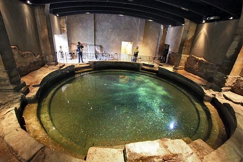 Roman soldiers and civilians from all over ancient Europe would have mingled in this circular bath, which was a cold plunge pool Cold Plunge Pool, Roman Bath House, Ancient Roman Architecture, Roman Britain, Cold Plunge, Pompeii And Herculaneum, Bath England, Piscina Natural, Roman Architecture