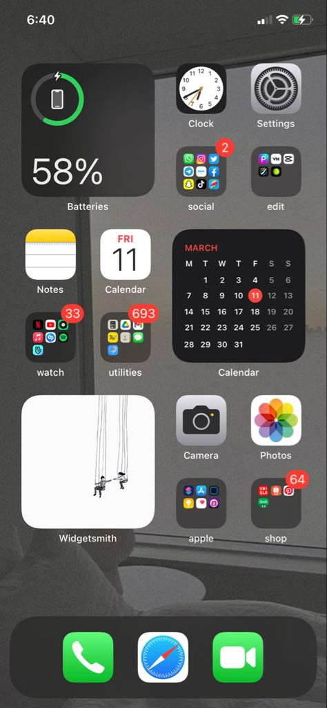 I Phone Apps Layout, Ios 17 Home Screen Layout, Minimalistic Iphone Homescreen, Simple Aesthetic Iphone Layout, Apps Layout Iphone, Ios 16 Home Screen Ideas Normal Apps, Iphone 11 Screen Layout, Iphone Minimalist Home Screen, Iphone 11 Setup Homescreen