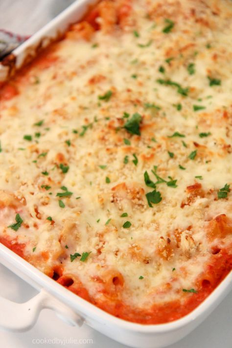 Olive Garden Baked Ziti Recipe - (VIDEO) Cooked by Julie 5 Cheese Baked Ziti, Cheese Baked Ziti, Red Salt, Easy Baked Ziti, Baking Spices, Ziti Recipe, Cheese Mozzarella, Ziti Pasta, Ziti Recipes