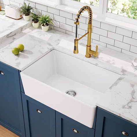 Sink For Small Kitchen, White Farm Sink, Farm Style Sink, White Farmhouse Sink, Ceramic Kitchen Sinks, Apron Front Kitchen Sink, Navy Kitchen, Fireclay Farmhouse Sink, Apron Front Sink