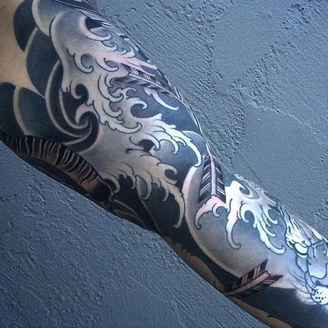 tattoo by @billcanales Crash wave #tattoo by japanesecollective Wave Tattoo Sleeve, Japanese Water Tattoo, Full Circle Tattoo, Japanese Wave Tattoos, Tato Naga, Wave Tattoo Design, Water Tattoo, Nautical Tattoo, Irezumi Tattoos