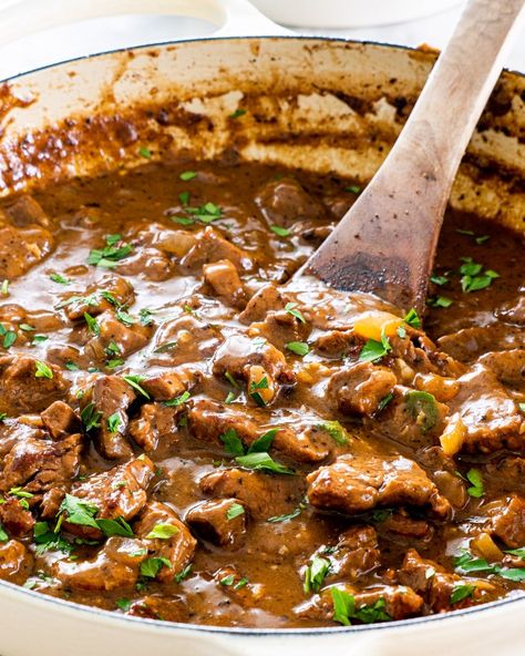 Beef Tips with Gravy Beef Gravy Recipe, Beef Tips And Rice, Beef Tip Recipes, Ground Beef And Cabbage, Beef Tips And Gravy, Jo Cooks, Ground Beef And Potatoes, Stew Meat Recipes, How To Cook Beef