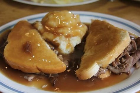 Cold Roast Beef Sub Recipe | Hot Roast Beef Sandwich with Gravy | Om Nom Nom - Eats & Treats Bbq Bread, Beef Manhattan, Hot Roast Beef Sandwich, Hot Roast Beef Sandwiches, Pot Roasts, Hot Beef Sandwiches, Meat Entrees, Beef Sandwich Recipes, Roast Beef Sandwich