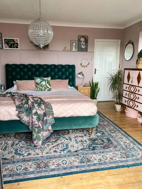 10 Tips for Eclectic Interior Design: Creating a Wonderful Bohemian Vibe - Melanie Jade Design Green And Pink Bedroom, Pink Green Bedrooms, Green Headboard, Jade Design, Pink Bedroom Decor, Eclectic Interior Design, Pink Bedrooms, Green Bedding, Pink Home Decor