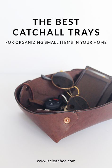 Do you regularly missplace your keys? Need a place to store your favorite jewelry? Organize small items in your home with a catchall tray! Use catchall trays or valet trays in your entryway, on your office desk, on your vanity, in your bathroom, in the kitchen and more. #organizedhome #organize #catchall #valettray #catchalltray via @acleanbee Cast Iron Cleaning, Airbnb Design, Catchall Tray, Traditional Office, Organizing Hacks, Organize Declutter, Air B And B, Organization Planning, Home Organization Hacks