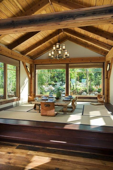 Dining Room Exposed Beams, Asian Dining Room, Japanese Home Interior, Japanese Houses, Zen Interiors, Tatami Room, Japanese Home Design, Japanese Tea House, Japanese Interiors