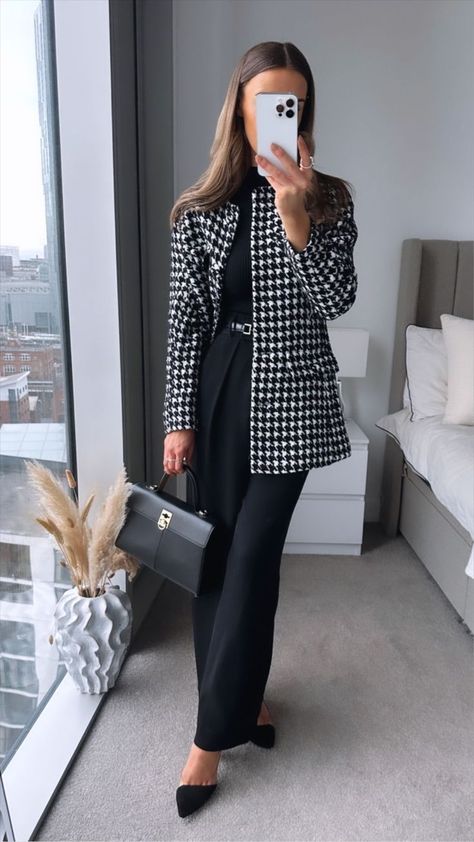 Winter Work Outfit Corporate, Attorney Outfits Woman, Attorney Outfit, Future Attorney, Lawyer Outfits Women, Attorney Fashion, Female Lawyer Fashion, Lawyer Outfits, Smart Casual Work Outfit