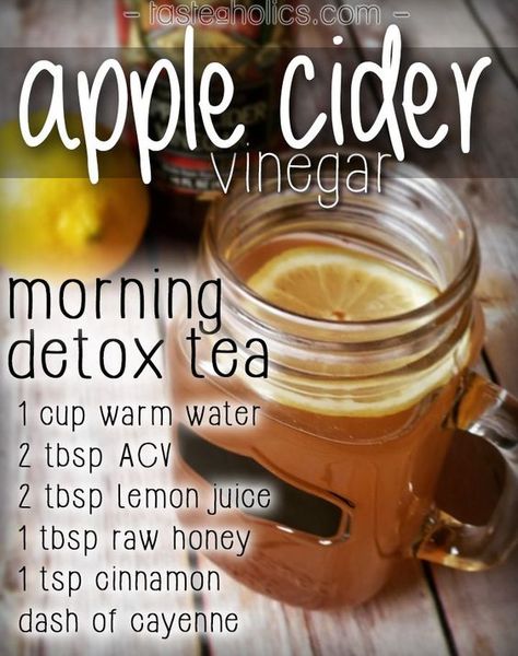 50+ Uses For Apple Cider Vinegar--You won’t believe all the benefits in this little glass bottle! #applecider #vinegar Apple Cider Vinegar Morning, Apple Cider Detox, Vinegar Drinks, Resep Diet Sehat, Kiat Diet, Detox Tea Recipe, Resep Smoothie, Apple Cider Vinegar Drink, Resep Diet