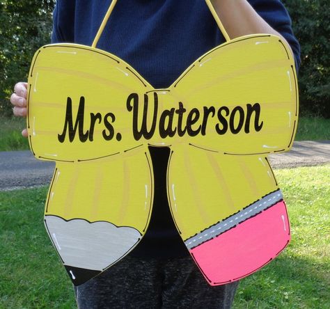 17" Personalized TEACHER PENCIL Bow SIGN Name Plaque School Class Classroom Wall Hanger Handcrafted Hand Painted Wood Wooden Door Hanger Nurse Signs, Teacher Door Hanger, Teacher Door Hangers, Teacher Doors, Wooden Door Hanger, Nurse Office, Classroom Signs, Teacher Signs, Name Plaque