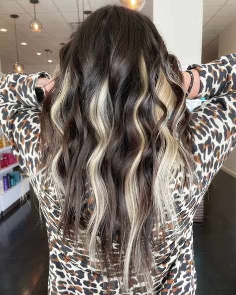 Blonde Underlayer, Blonde Peekaboo Highlights, Blonde Underneath, Natural Dark Hair, Peekaboo Hair Colors, Color Block Hair, Hair Stripes, Peekaboo Highlights, Hair Color Underneath