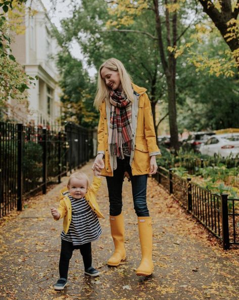 Yellow Hunter Boots, Hunter Boots Outfit, Yellow Raincoat, Boating Outfit, See Yourself, Raincoats For Women, Rainy Day Outfit, Style Crush, Casual Winter Outfits