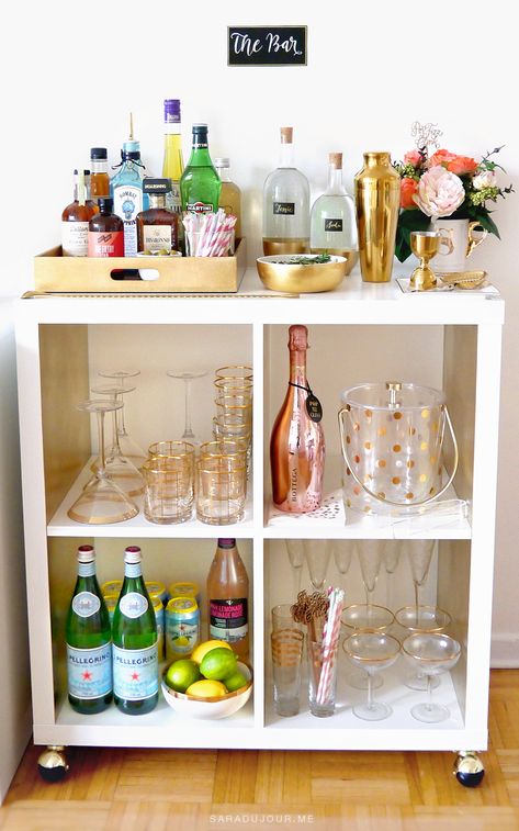 Bar Cart Hack, Ikea Bar Cart, Bar Cart Essentials, Ikea Bar, Bandeja Bar, Diy Bar Cart, Gold Bar Cart, Cottage Market, Diy Ikea Hacks