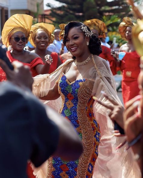 Ghanaian Engagement Decor, Bridal Second Dress Ghana, Ghana Traditional Wedding Decoration, Ghana Traditional Wedding Bridesmaid, Ghana Traditional Wedding Engagement Dress, Ghana Bride, Bridal Fun In Ghana, Ghanaian Engagement, African Lifestyle