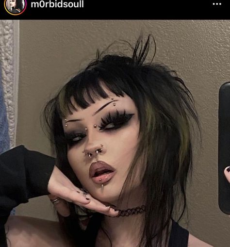 Goth With Piercings, Goth Formal Makeup, Makeup Looks Goth, Hot Goth Makeup, Dark Makeup Ideas, Gothic Makeup Ideas, Gothic Piercings, Goth Makeup Looks, Goth Eye Makeup