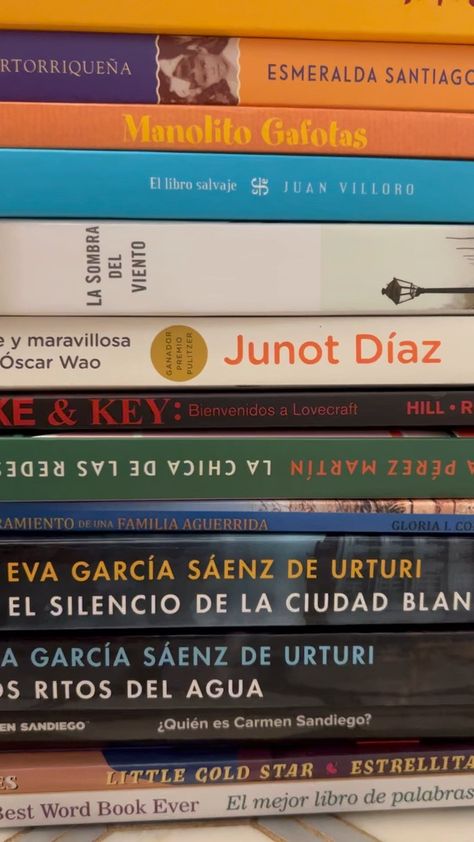 Not only does reading in Spanish help the subconscious mind absorb language structures and phrases more deeply, but by reading books written in Spanish, you’ll discover new experiences and aspects of the world that will keep your enthusiasm for learning Spanish growing and flourishing. Find six picks for books intermediate and advancing learners can read and enjoy. Reading In Spanish, Spanish Literature Aesthetic, Learning Languages Aesthetic Spanish, Spanish A Level, Bilingual Aesthetic Spanish, Language Learning Aesthetic Spanish, Spanish Fluency Aesthetic, Spanish Books To Read, Spanish Books Aesthetic