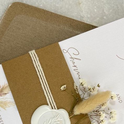 Sinead Thorpe on Instagram: "Gypsophila x Bunny tails! 🌾✨ All of the paper material used in this invitation suite come from a sustainable source ♻️ See the details below! 📄 Recycled linen texture card 🤎 Recycled Kraft brown belly band ✉️ Recycled Kraft brown envelopes" Bunny Tails, Neutral Wedding, Bunny Tail, Brown Envelopes, Paper Material, Linen Texture, Belly Band, Belly Bands, Invitation Suite