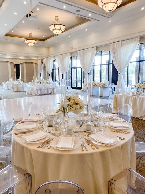 Eagles Nest Golf Club Wedding, Country Club Wedding Decor, White Summer Wedding, Country Club Wedding Reception, Country Club Reception, Wedding Reception Layout, Golf Clubhouse, Reception Layout, Elegant Summer Wedding