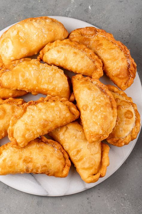 Cheese Empanadas Recipe, Cheese Empanadas, Ecuadorian Food, Fried Cheese, Mexican Snacks, Mexico Food, Healthier Options, Empanadas Recipe, Hispanic Food