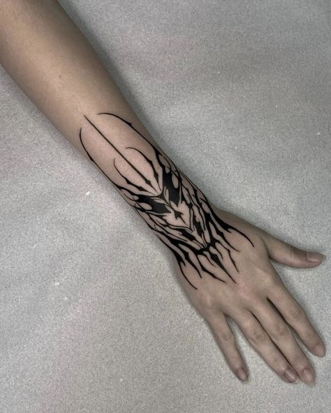 neo tribal tattoo - Google Search Neo Tribalism Tattoo, Neo Tribalism, Raven Tattoo, Tutorials Drawing, Art Tutorials Drawing, Drawing Inspiration, Drawing Tutorial, Art Tutorials, Tatting