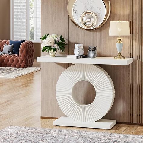 White console table decor