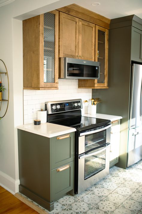 Beveled Kitchen Cabinets, Dark Green Lower Kitchen Cabinets, Wood Upper Cabinets Painted Lower, Green Lower Kitchen Cabinets, Medium Brown Kitchen Cabinets, Green Painted Cabinets, Superior Cabinets, Closed Kitchen, Brown Kitchen Cabinets