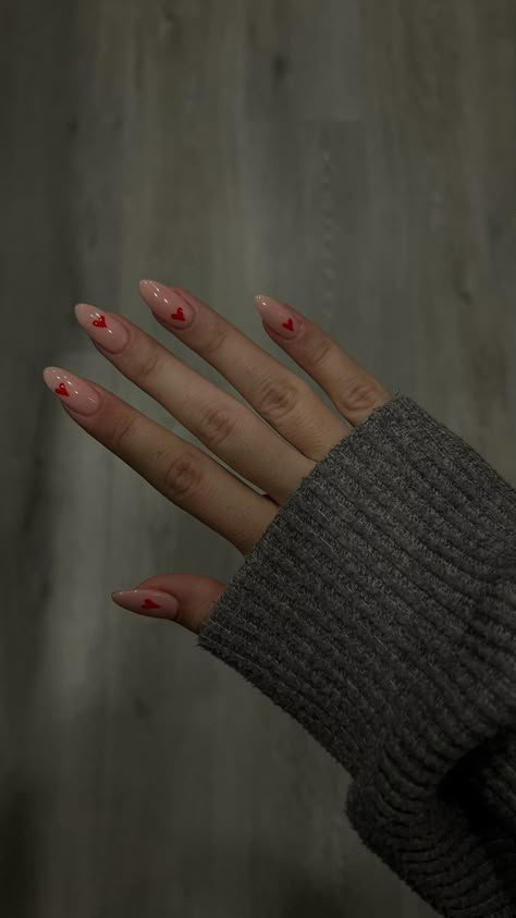 Almond Nails Short Valentines, Short Almond French Tip Nails Christmas, Christmas Nails Heart, Nail February Ideas, Christmas Heart Nails, Red French Valentine Nails, Dainty Valentines Nails, Almond Nails Designs Fall 2023, Almond Nails Designs Valentines Day