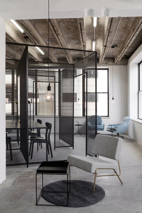 Coworking Space Architecture, Coworking Space Design, Office Loft, Industrial Office Design, Cool Office Space, Shared Office Space, Brutalist Buildings, Coworking Office, Zone 7