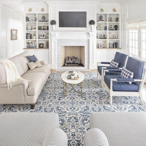 Shelf Styling How-To Tips | Living Rom Shelf Decor | The Kuotes Blog Interior Design Secrets, Blue And White Living Room, Cozy Family Rooms, Sala Grande, Blue White Decor, Dining Room Combo, Coastal Living Rooms, Coastal Living Room, Family Room Design