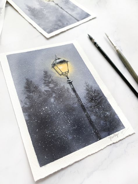 Paint this Christmas winter night time scenery in this tutorial Winter Night Watercolor, Winter Lamp Post Painting, Watercolor Winter Paintings, Painting Inspo Christmas, Ice Skating Watercolor, Watercolor Winter Art, Winter Watercolor Tutorials, Watercolor Art Christmas Cards, Winter Watercolor Ideas