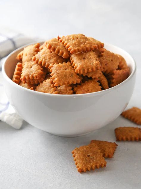 Sweet Potato Cheddar Crackers - Completely Delicious Easy Homemade Crackers, Thing To Bake, Sweet Potato Crackers, Crunchy Snacks, Completely Delicious, Cheddar Crackers, Homemade Crackers, Cracker Recipes, Homemade Snacks