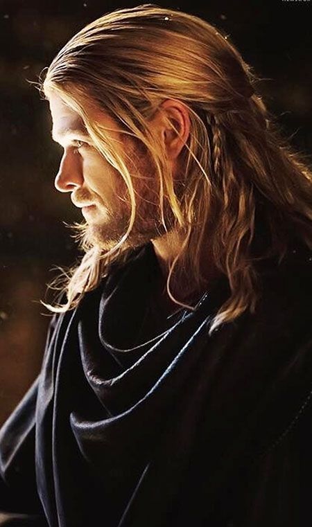 Mens Modern Hairstyles, Chris Hemsworth Thor, Man Bun, Hair Styles 2017, The Dark World, Modern Hairstyles, Braids For Long Hair, Long Hair Styles Men, Hair And Beard Styles