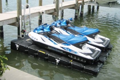 Jet Ski Lift Ideas, Floating Jet Ski Dock, Jet Ski Lift, Floating Boat Docks, Jet Ski Dock, Jet Skies, Boat Docks, Floating Boat, Lake Dock