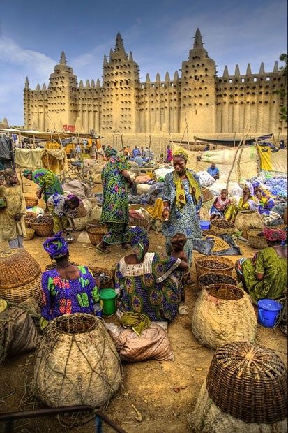 Mali Adobe Building, Mud Brick, Mali Africa, Disney Parque, Beautiful Mosques, Photography Competitions, Out Of Africa, Place Of Worship, World Cultures