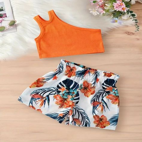 Get your little one ready for some fun in the sun with these adorable Girls Outfit Two pieces Cami Top & Tropical Flowers Print Loose shorts in size 4Y! Perfect for a day at the beach or a summer playdate. 🌴👧🏼 #girlsoutfit #tropicalprint #summerfashion  #Tropical #Flowers #Girls #eBay #eBayStore #eBaySeller #Multicolor #Casual Crop Tops For Kids, Summer Outfits Kids, T Shirt Picture, Family Cruise, Flowers Print, Themed Outfits, Loose Shorts