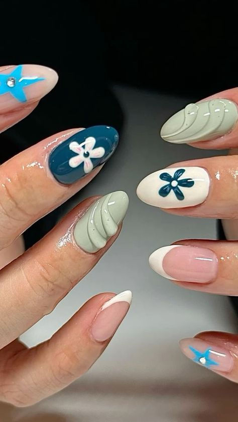 Cute Funky Nails Almond, Nails Almond Shape, Kutek Disney, August Nails, Hippie Nails, Minimal Nails, Summery Nails, Pola Gelang, Almond Shape